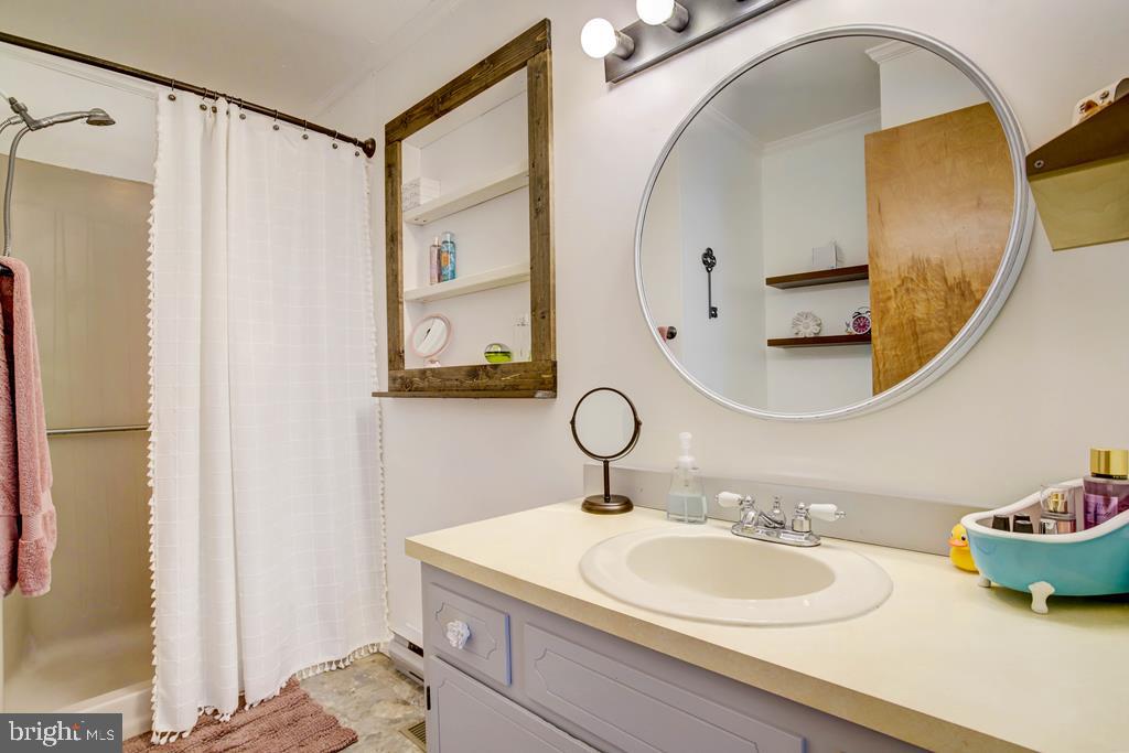 3340 WILLOW ST, CHINCOTEAGUE ISLAND, Virginia 23336, 3 Bedrooms Bedrooms, ,2 BathroomsBathrooms,Residential,For sale,3340 WILLOW ST,VAAC2002162 MLS # VAAC2002162