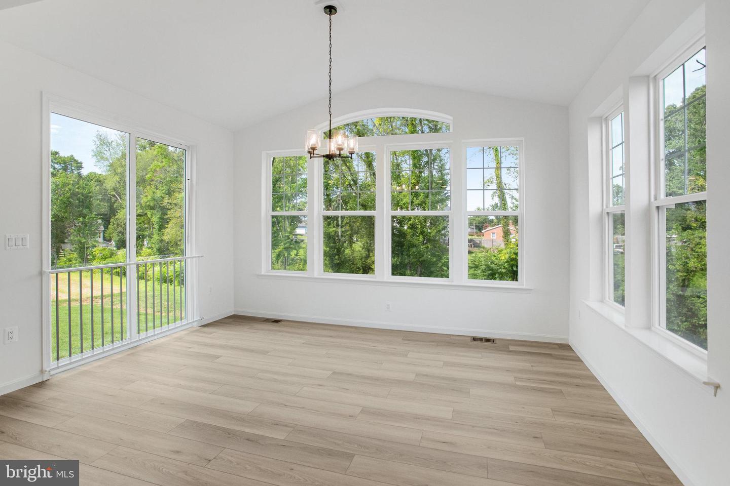 213 CAMWOOD CT, FREDERICKSBURG, Virginia 22405, 6 Bedrooms Bedrooms, ,3 BathroomsBathrooms,Residential,For sale,213 CAMWOOD CT,VAST2041792 MLS # VAST2041792