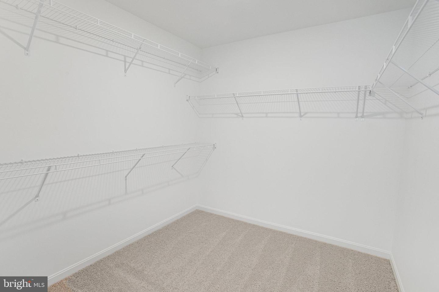 213 CAMWOOD CT, FREDERICKSBURG, Virginia 22405, 6 Bedrooms Bedrooms, ,3 BathroomsBathrooms,Residential,For sale,213 CAMWOOD CT,VAST2041792 MLS # VAST2041792