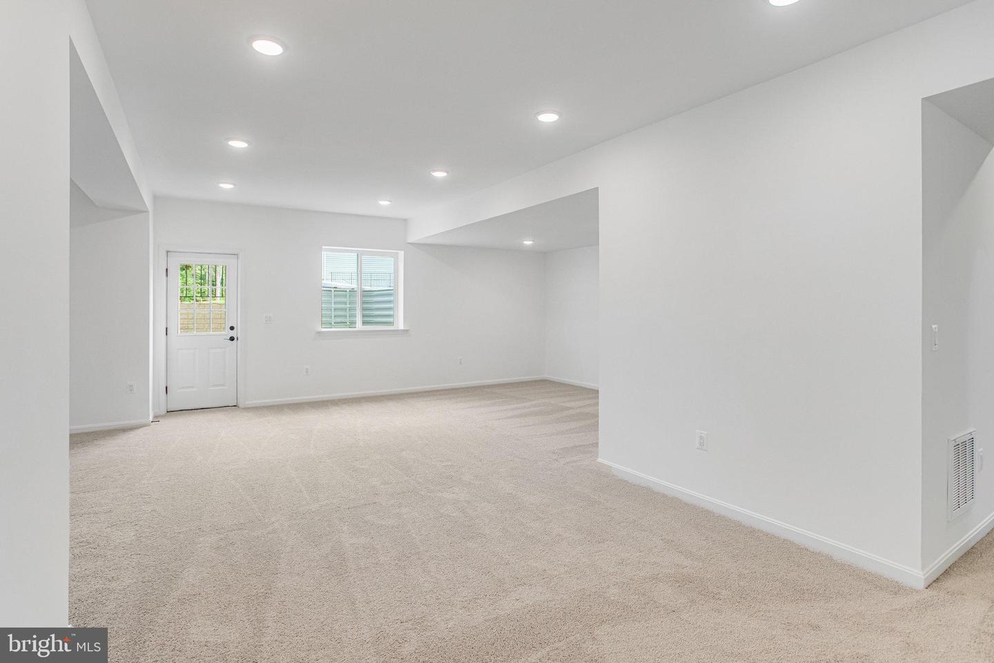 213 CAMWOOD CT, FREDERICKSBURG, Virginia 22405, 6 Bedrooms Bedrooms, ,3 BathroomsBathrooms,Residential,For sale,213 CAMWOOD CT,VAST2041792 MLS # VAST2041792