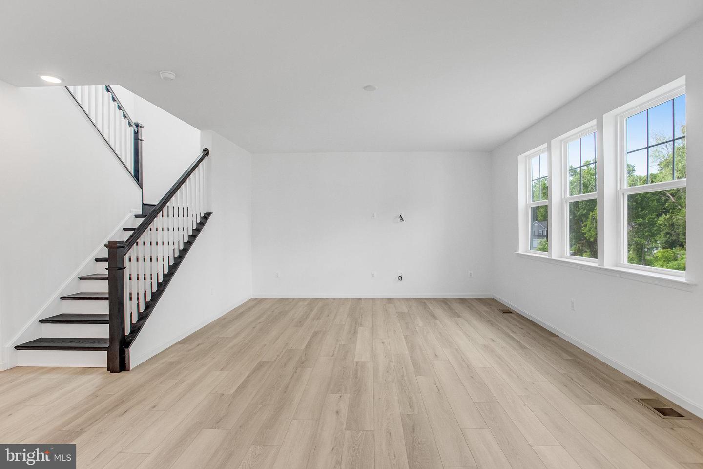 213 CAMWOOD CT, FREDERICKSBURG, Virginia 22405, 6 Bedrooms Bedrooms, ,3 BathroomsBathrooms,Residential,For sale,213 CAMWOOD CT,VAST2041792 MLS # VAST2041792