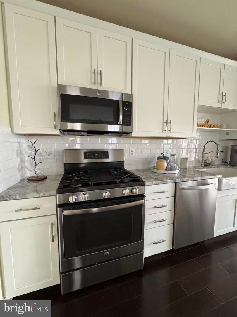 23305 MILLTOWN KNOLL SQ #105, ASHBURN, Virginia 20148, 2 Bedrooms Bedrooms, ,2 BathroomsBathrooms,Residential,For sale,23305 MILLTOWN KNOLL SQ #105,VALO2104498 MLS # VALO2104498