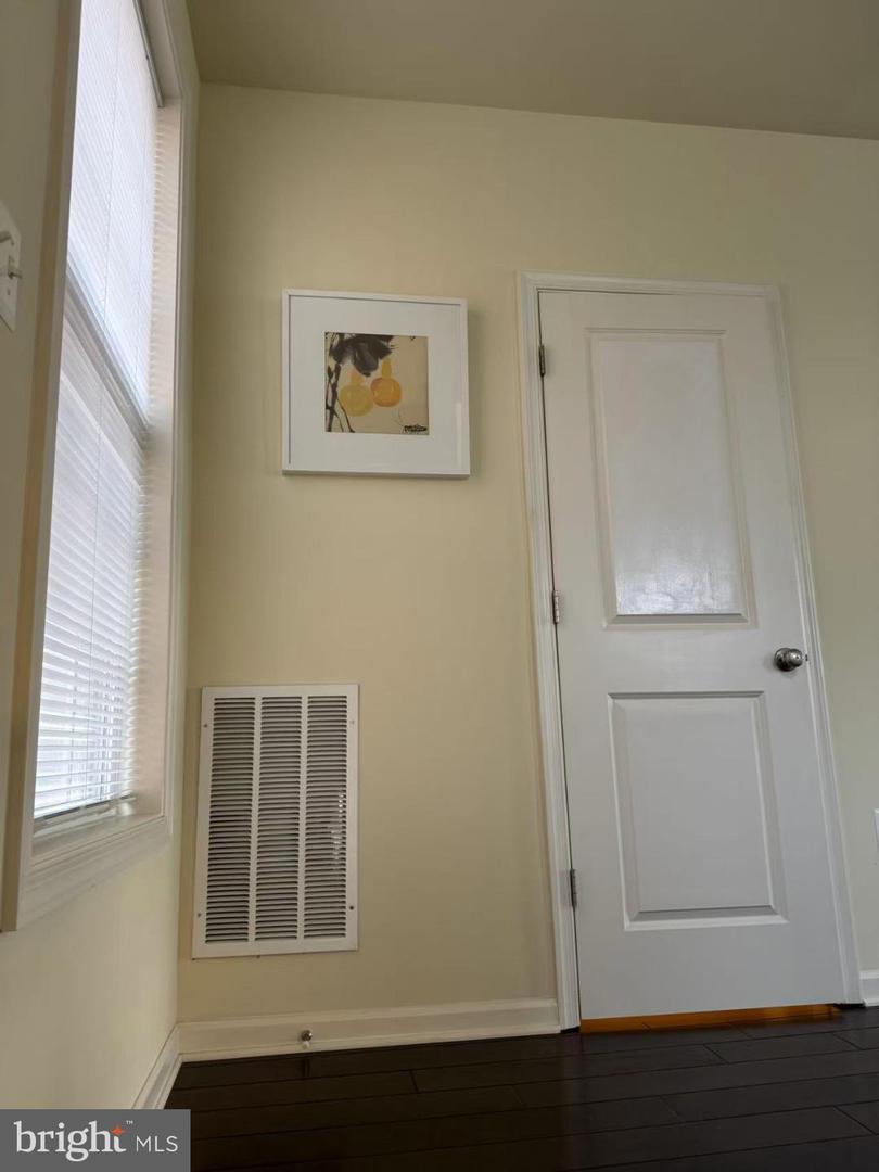 23305 MILLTOWN KNOLL SQ #105, ASHBURN, Virginia 20148, 2 Bedrooms Bedrooms, ,2 BathroomsBathrooms,Residential,For sale,23305 MILLTOWN KNOLL SQ #105,VALO2104498 MLS # VALO2104498