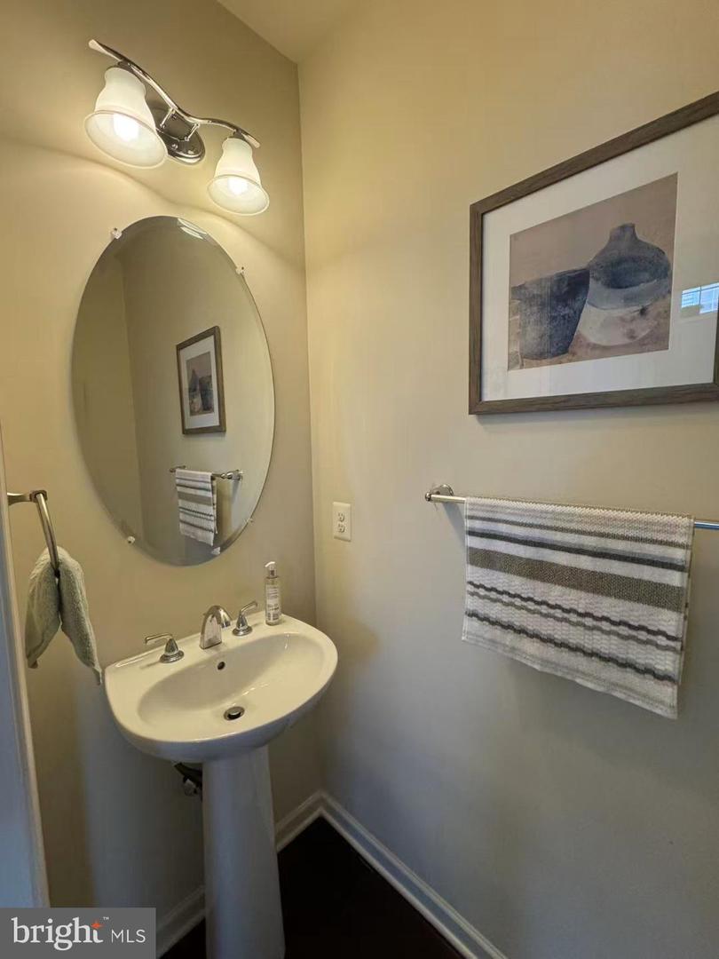 23305 MILLTOWN KNOLL SQ #105, ASHBURN, Virginia 20148, 2 Bedrooms Bedrooms, ,2 BathroomsBathrooms,Residential,For sale,23305 MILLTOWN KNOLL SQ #105,VALO2104498 MLS # VALO2104498