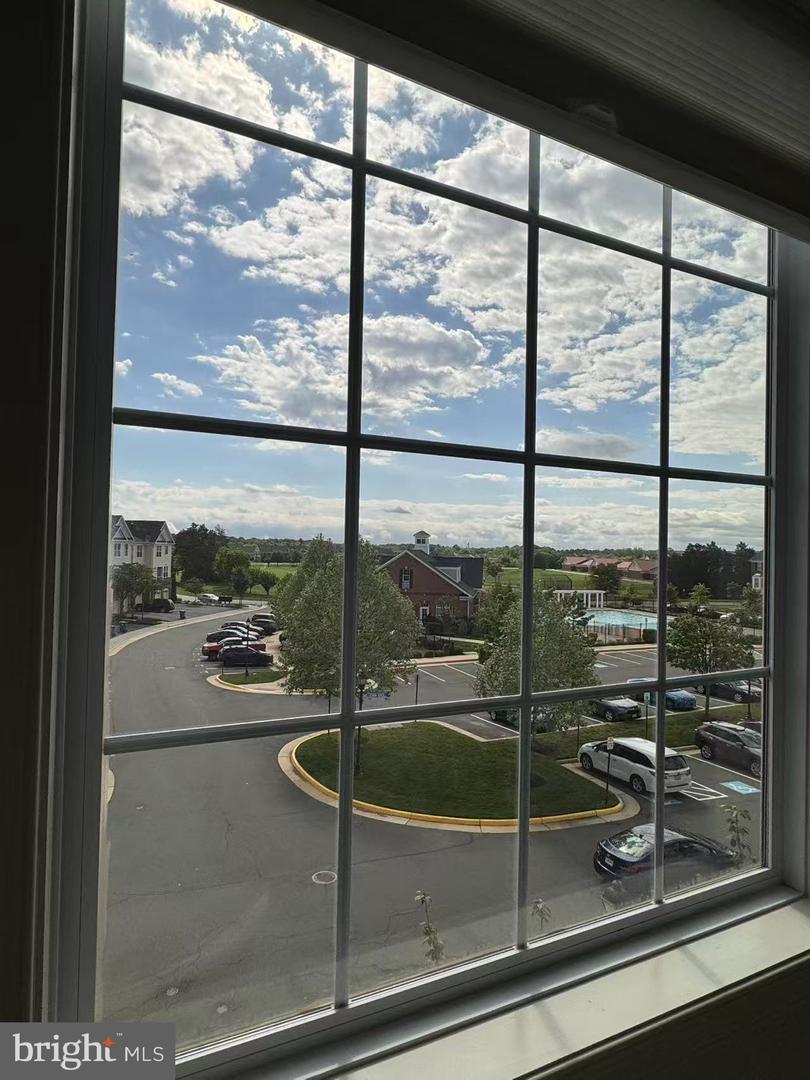 23305 MILLTOWN KNOLL SQ #105, ASHBURN, Virginia 20148, 2 Bedrooms Bedrooms, ,2 BathroomsBathrooms,Residential,For sale,23305 MILLTOWN KNOLL SQ #105,VALO2104498 MLS # VALO2104498