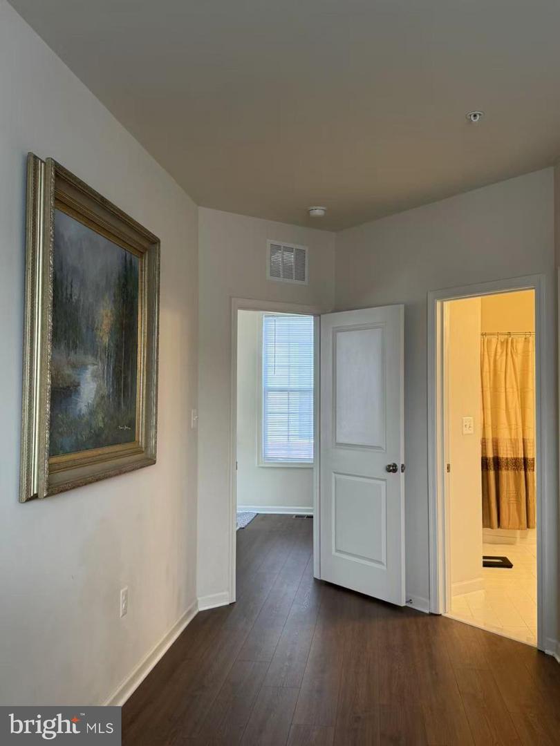 23305 MILLTOWN KNOLL SQ #105, ASHBURN, Virginia 20148, 2 Bedrooms Bedrooms, ,2 BathroomsBathrooms,Residential,For sale,23305 MILLTOWN KNOLL SQ #105,VALO2104498 MLS # VALO2104498