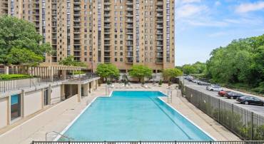 4600 S FOUR MILE RUN DR S #911, ARLINGTON, Virginia 22204, 2 Rooms Rooms,1 BathroomBathrooms,Residential,For sale,4600 S FOUR MILE RUN DR S #911,VAAR2056652 MLS # VAAR2056652