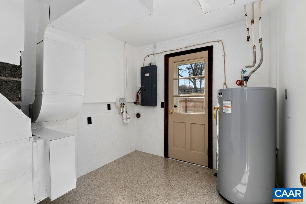 492 AVON RD, AFTON, Virginia 22920, 3 Bedrooms Bedrooms, ,2 BathroomsBathrooms,Residential,492 AVON RD,662361 MLS # 662361