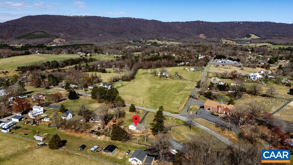 492 AVON RD, AFTON, Virginia 22920, 3 Bedrooms Bedrooms, ,2 BathroomsBathrooms,Residential,492 AVON RD,662361 MLS # 662361