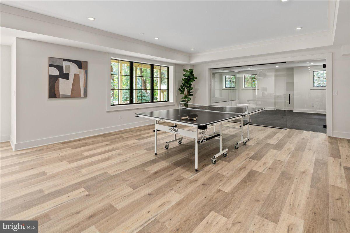 7011 ELIZABETH DR, MCLEAN, Virginia 22101, 5 Bedrooms Bedrooms, ,5 BathroomsBathrooms,Residential,For sale,7011 ELIZABETH DR,VAFX2246760 MLS # VAFX2246760