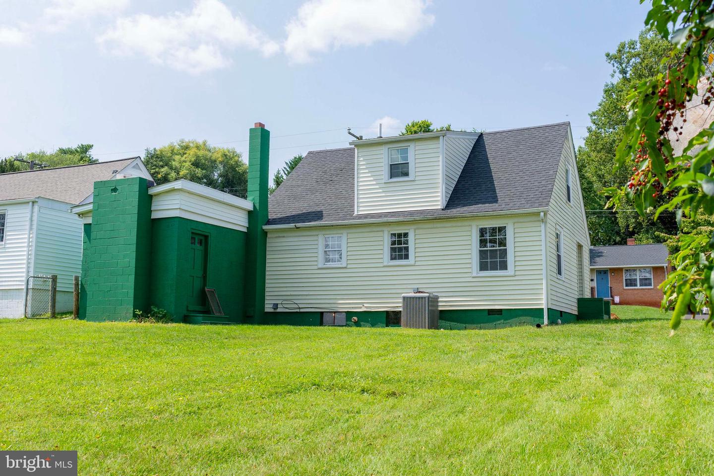 312 JEFFERSON ST, ORANGE, Virginia 22960, 3 Bedrooms Bedrooms, ,2 BathroomsBathrooms,Residential,For sale,312 JEFFERSON ST,VAOR2010032 MLS # VAOR2010032