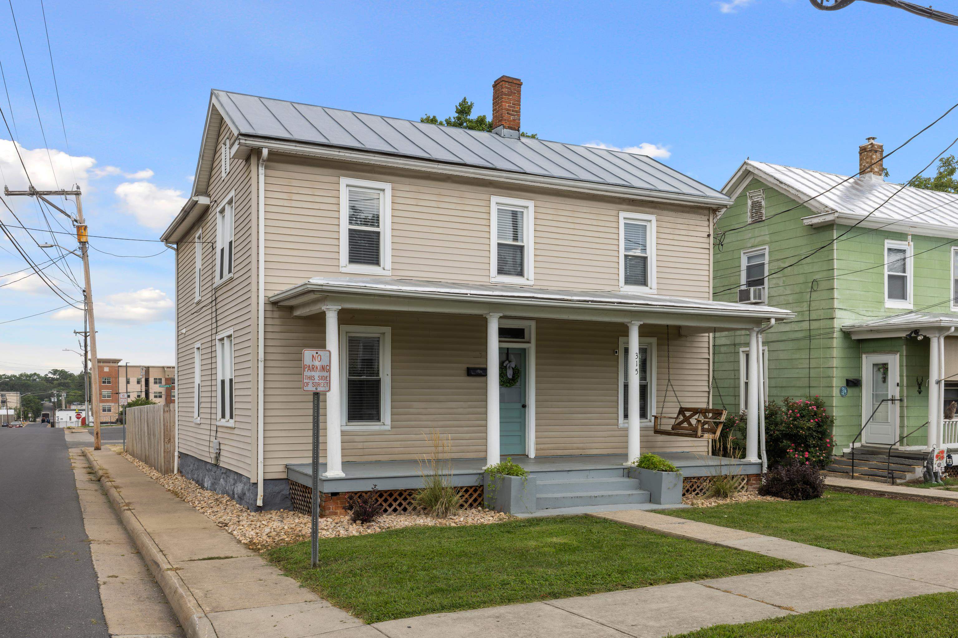 315 BROAD ST, HARRISONBURG, Virginia 22802, 3 Bedrooms Bedrooms, ,2 BathroomsBathrooms,Residential,315 BROAD ST,667791 MLS # 667791