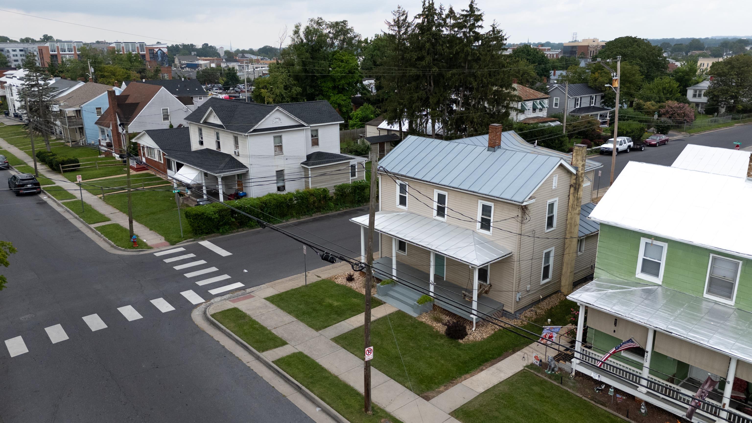 315 BROAD ST, HARRISONBURG, Virginia 22802, 3 Bedrooms Bedrooms, ,2 BathroomsBathrooms,Residential,315 BROAD ST,667791 MLS # 667791