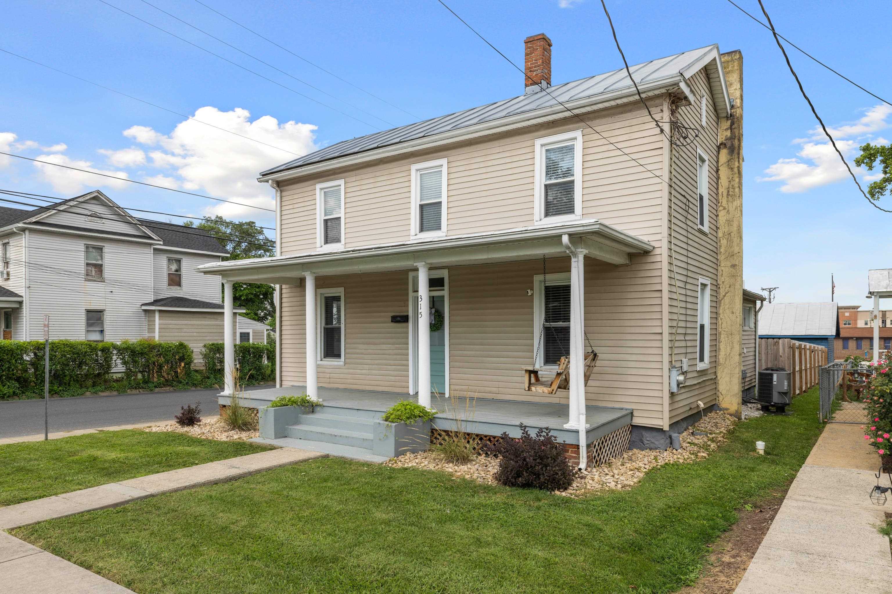 315 BROAD ST, HARRISONBURG, Virginia 22802, 3 Bedrooms Bedrooms, ,2 BathroomsBathrooms,Residential,315 BROAD ST,667791 MLS # 667791