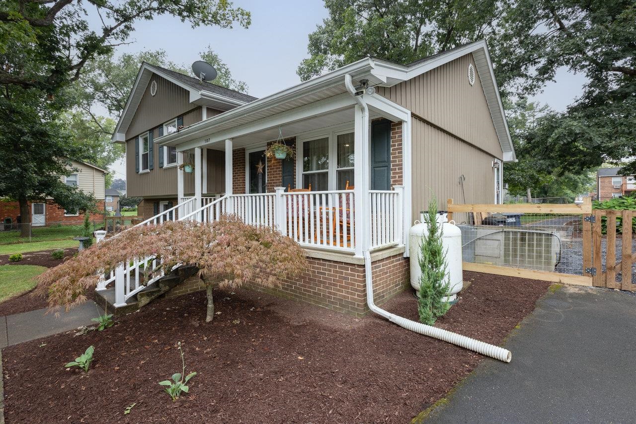 1107 WOODLEIGH CT, HARRISONBURG, Virginia 22802, 3 Bedrooms Bedrooms, ,2 BathroomsBathrooms,Residential,1107 WOODLEIGH CT,667794 MLS # 667794