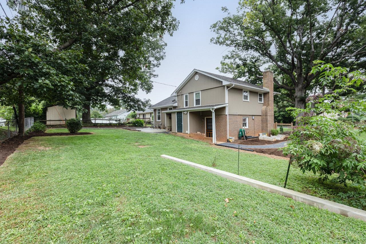 1107 WOODLEIGH CT, HARRISONBURG, Virginia 22802, 3 Bedrooms Bedrooms, ,2 BathroomsBathrooms,Residential,1107 WOODLEIGH CT,667794 MLS # 667794