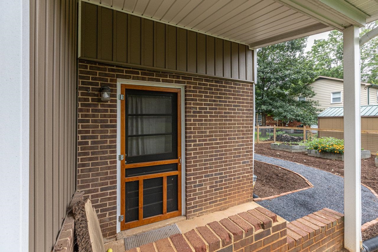 1107 WOODLEIGH CT, HARRISONBURG, Virginia 22802, 3 Bedrooms Bedrooms, ,2 BathroomsBathrooms,Residential,1107 WOODLEIGH CT,667794 MLS # 667794