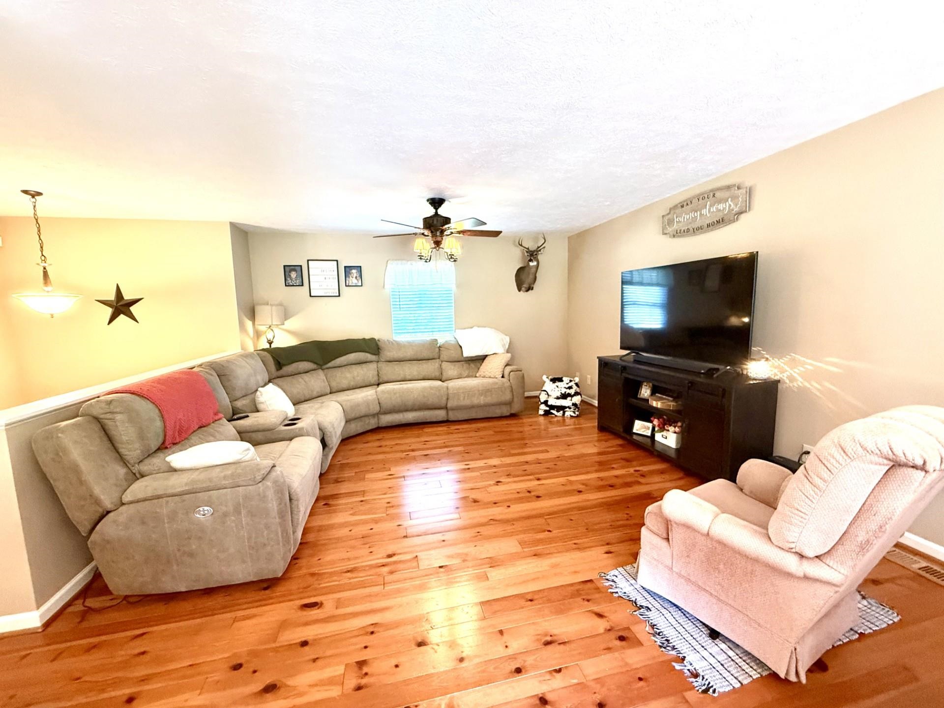 10909 COOK TOWN RD, BRIDGEWATER, Virginia 22812, 3 Bedrooms Bedrooms, ,2 BathroomsBathrooms,Residential,10909 COOK TOWN RD,667800 MLS # 667800