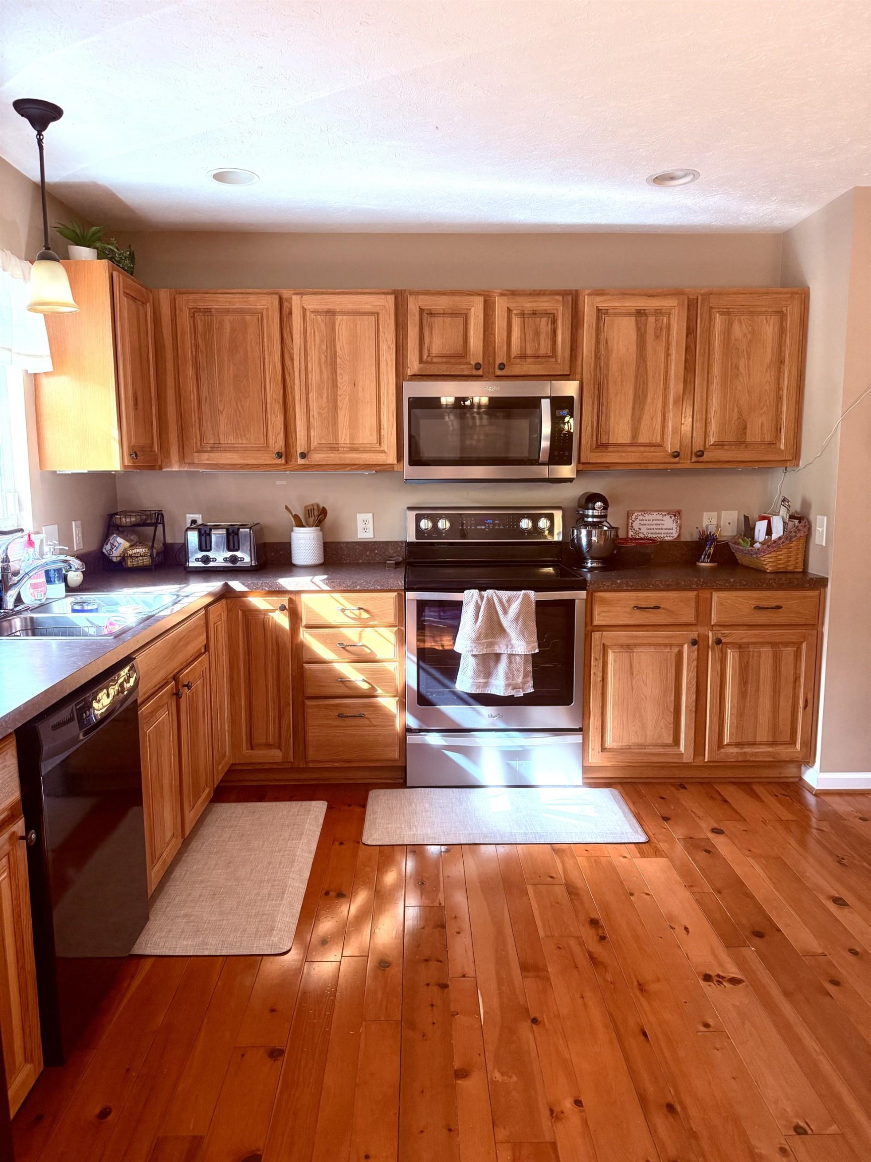 10909 COOK TOWN RD, BRIDGEWATER, Virginia 22812, 3 Bedrooms Bedrooms, ,2 BathroomsBathrooms,Residential,10909 COOK TOWN RD,667800 MLS # 667800