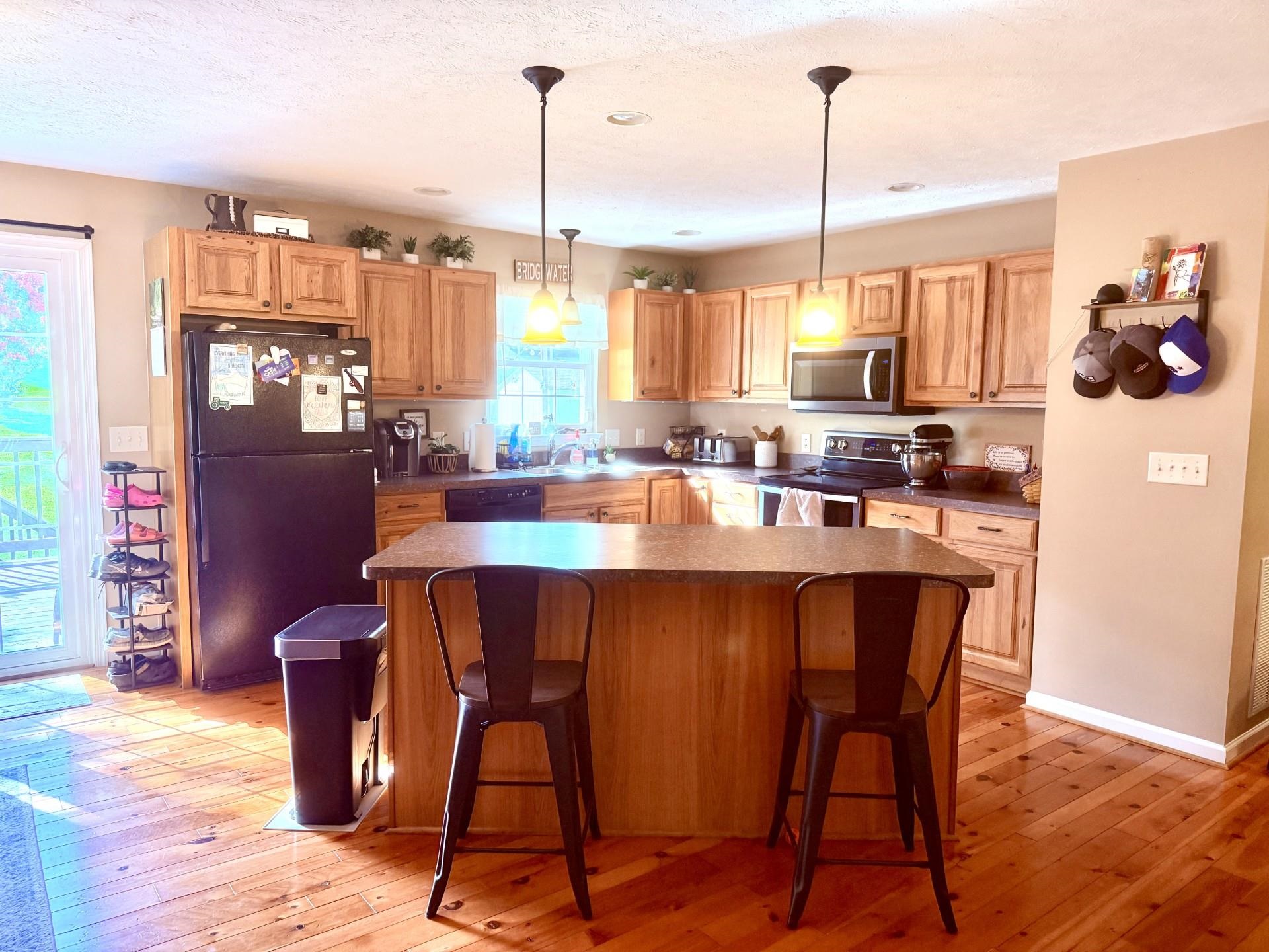 10909 COOK TOWN RD, BRIDGEWATER, Virginia 22812, 3 Bedrooms Bedrooms, ,2 BathroomsBathrooms,Residential,10909 COOK TOWN RD,667800 MLS # 667800