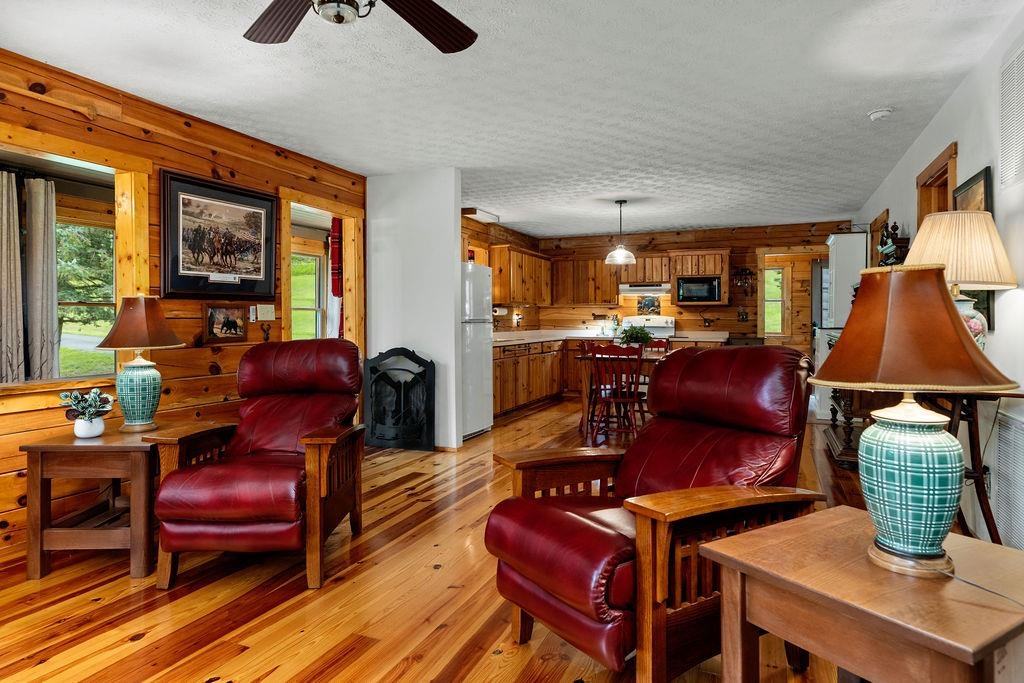 1139 DECATUR RD, FAIRFIELD, Virginia 24435, 2 Bedrooms Bedrooms, ,1 BathroomBathrooms,Residential,1139 DECATUR RD,667804 MLS # 667804