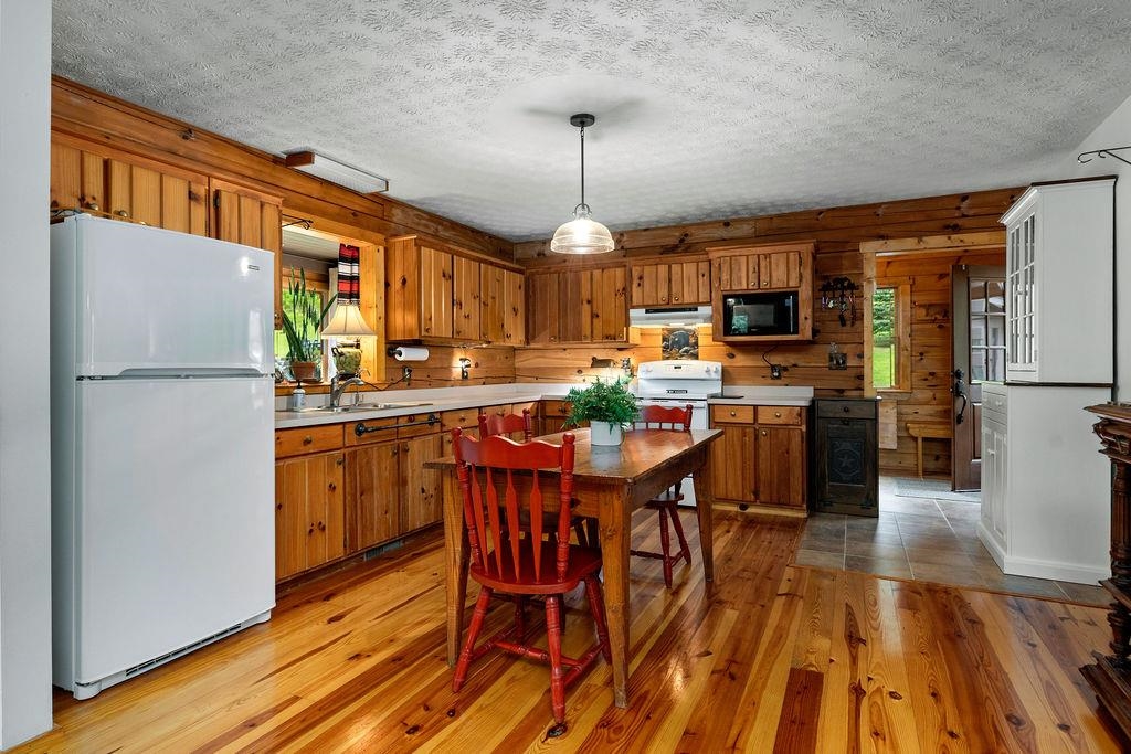 1139 DECATUR RD, FAIRFIELD, Virginia 24435, 2 Bedrooms Bedrooms, ,1 BathroomBathrooms,Residential,1139 DECATUR RD,667804 MLS # 667804