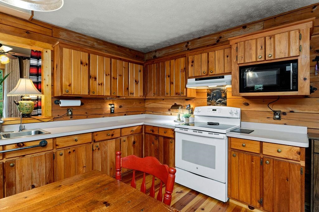 1139 DECATUR RD, FAIRFIELD, Virginia 24435, 2 Bedrooms Bedrooms, ,1 BathroomBathrooms,Residential,1139 DECATUR RD,667804 MLS # 667804