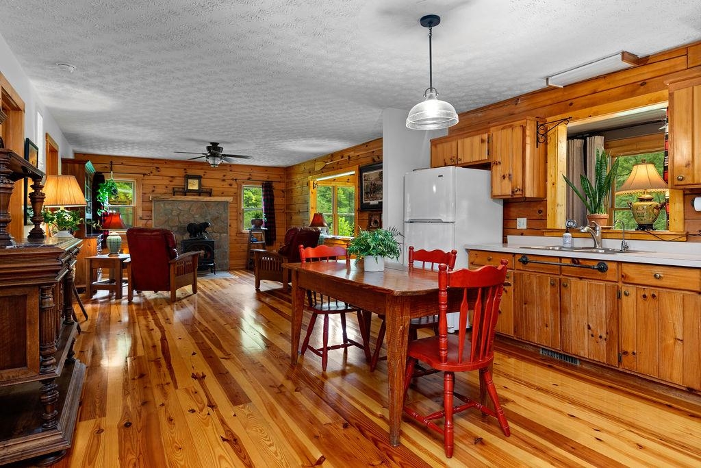 1139 DECATUR RD, FAIRFIELD, Virginia 24435, 2 Bedrooms Bedrooms, ,1 BathroomBathrooms,Residential,1139 DECATUR RD,667804 MLS # 667804