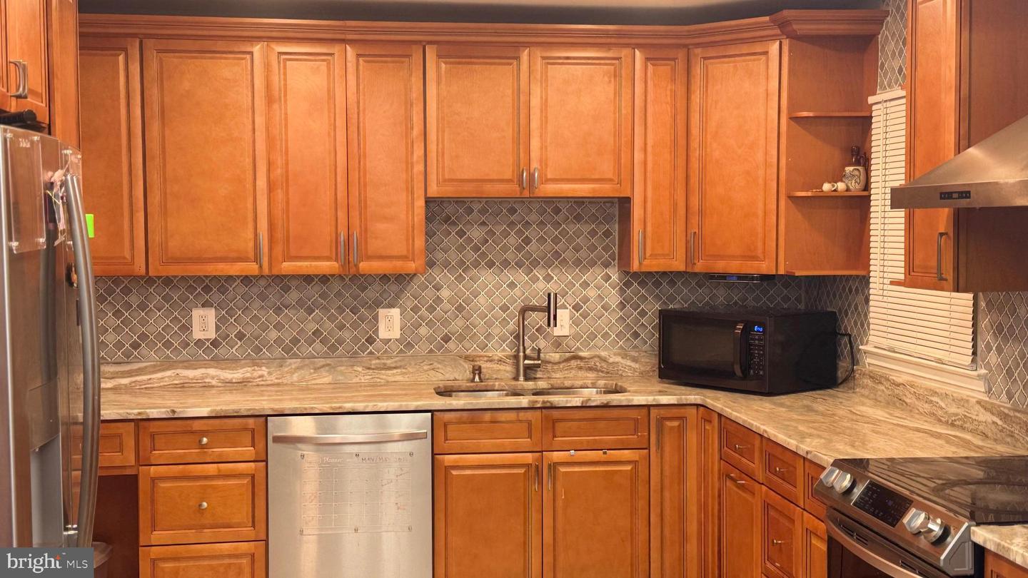 13612 KERRYDALE RD, WOODBRIDGE, Virginia 22193, 5 Bedrooms Bedrooms, ,3 BathroomsBathrooms,Residential,For sale,13612 KERRYDALE RD,VAPW2098802 MLS # VAPW2098802
