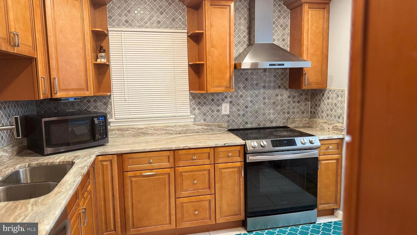 13612 KERRYDALE RD, WOODBRIDGE, Virginia 22193, 5 Bedrooms Bedrooms, ,3 BathroomsBathrooms,Residential,For sale,13612 KERRYDALE RD,VAPW2098802 MLS # VAPW2098802