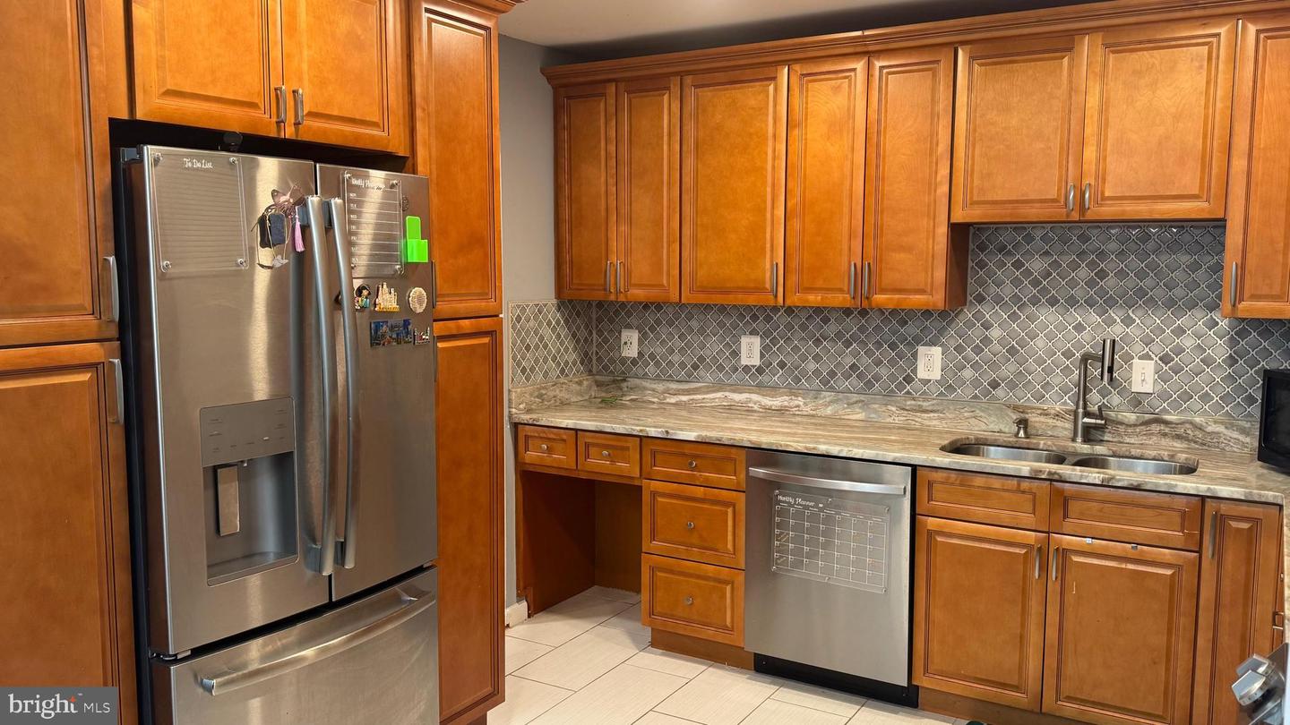 13612 KERRYDALE RD, WOODBRIDGE, Virginia 22193, 5 Bedrooms Bedrooms, ,3 BathroomsBathrooms,Residential,For sale,13612 KERRYDALE RD,VAPW2098802 MLS # VAPW2098802