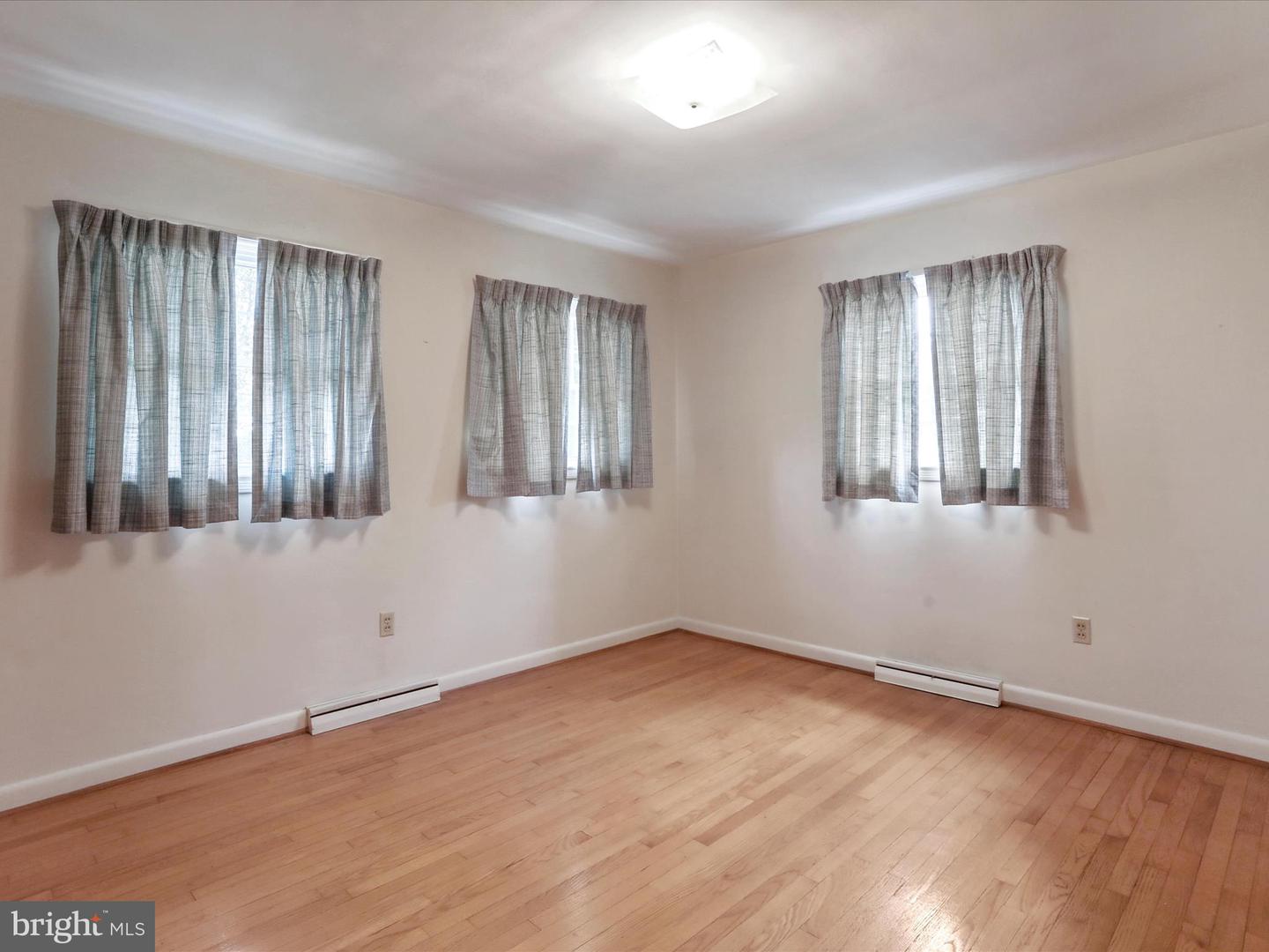 5996 VALLEY PIKE, STEPHENS CITY, Virginia 22655, 3 Bedrooms Bedrooms, ,1 BathroomBathrooms,Residential,For sale,5996 VALLEY PIKE,VAFV2035356 MLS # VAFV2035356