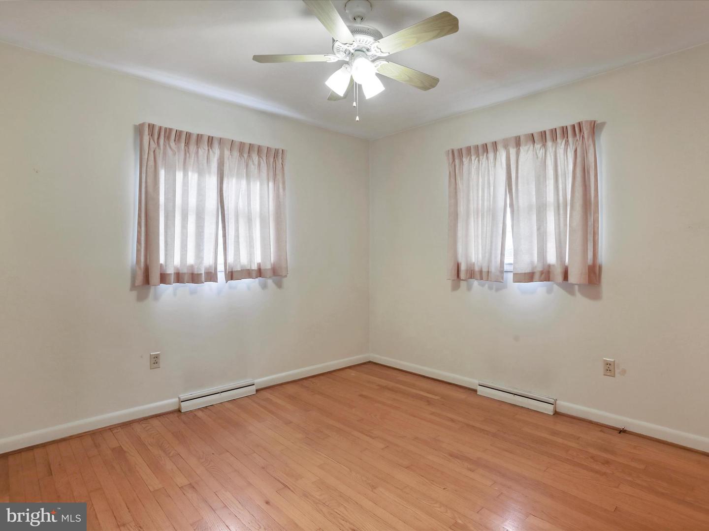 5996 VALLEY PIKE, STEPHENS CITY, Virginia 22655, 3 Bedrooms Bedrooms, ,1 BathroomBathrooms,Residential,For sale,5996 VALLEY PIKE,VAFV2035356 MLS # VAFV2035356