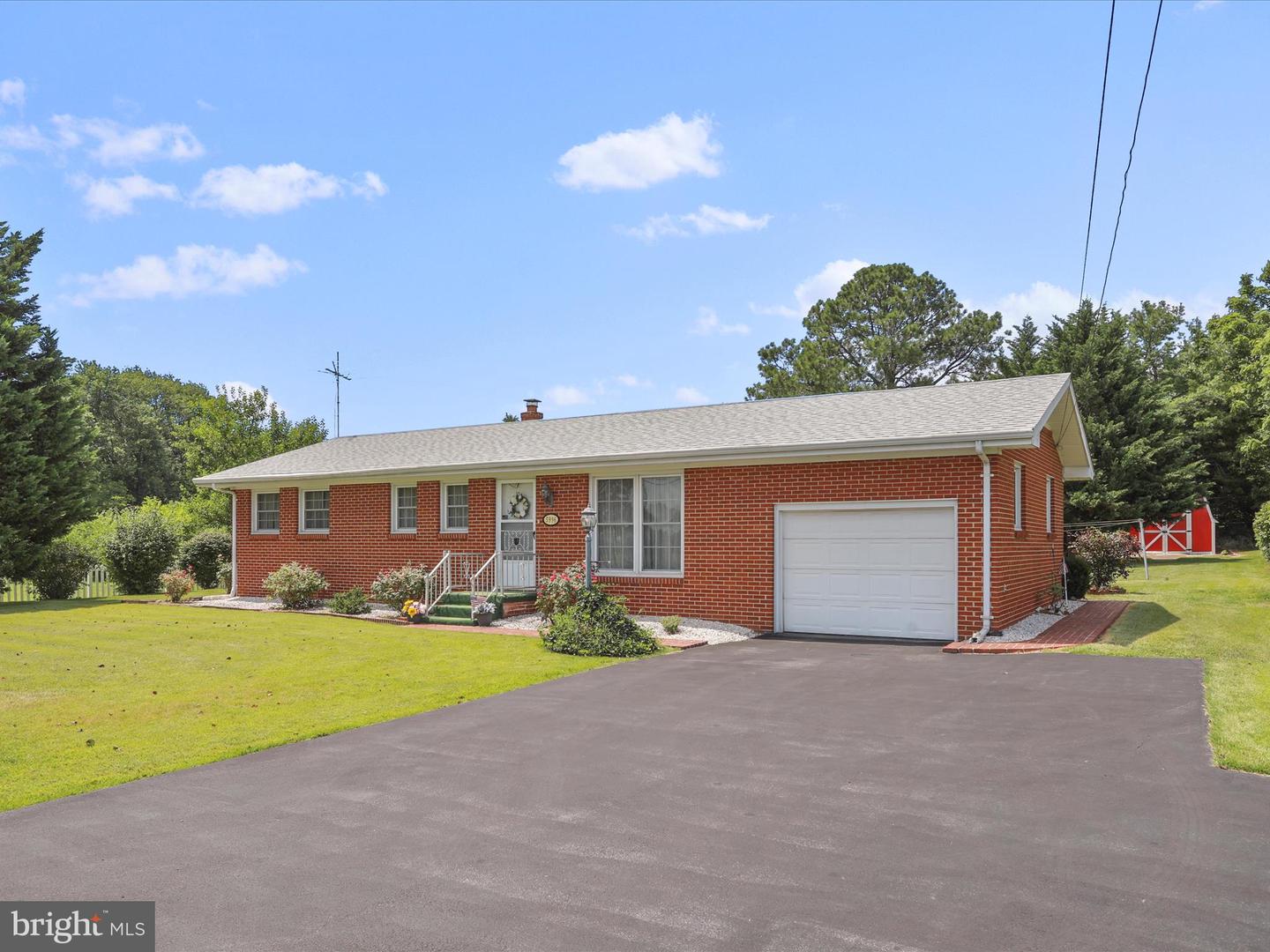 5996 VALLEY PIKE, STEPHENS CITY, Virginia 22655, 3 Bedrooms Bedrooms, ,1 BathroomBathrooms,Residential,For sale,5996 VALLEY PIKE,VAFV2035356 MLS # VAFV2035356