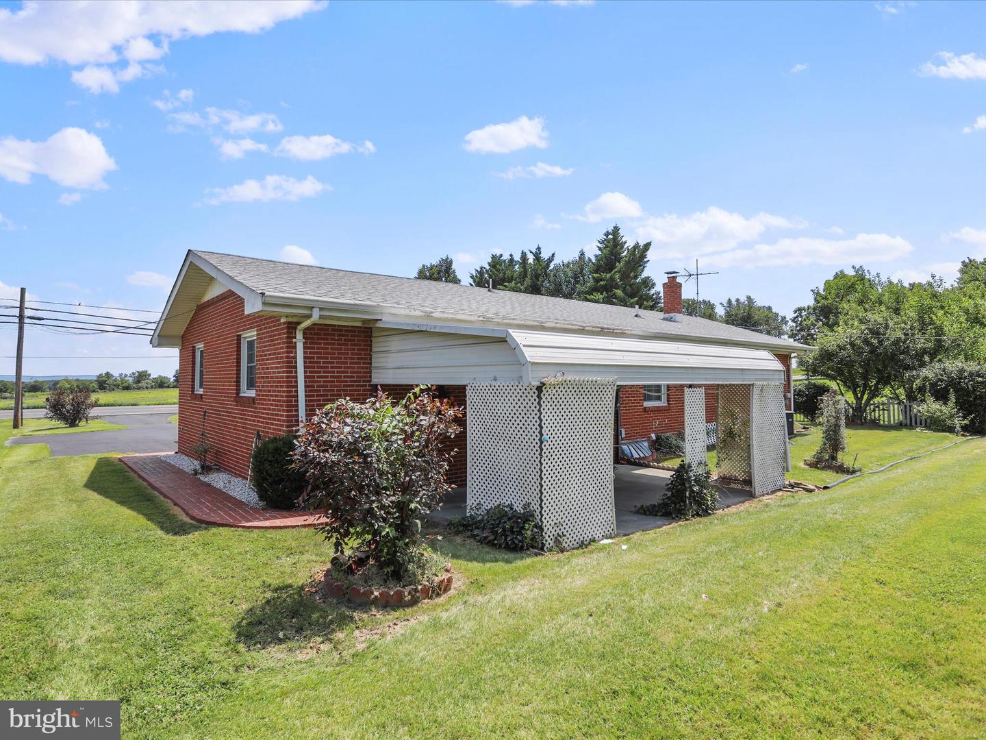 5996 VALLEY PIKE, STEPHENS CITY, Virginia 22655, 3 Bedrooms Bedrooms, ,1 BathroomBathrooms,Residential,For sale,5996 VALLEY PIKE,VAFV2035356 MLS # VAFV2035356