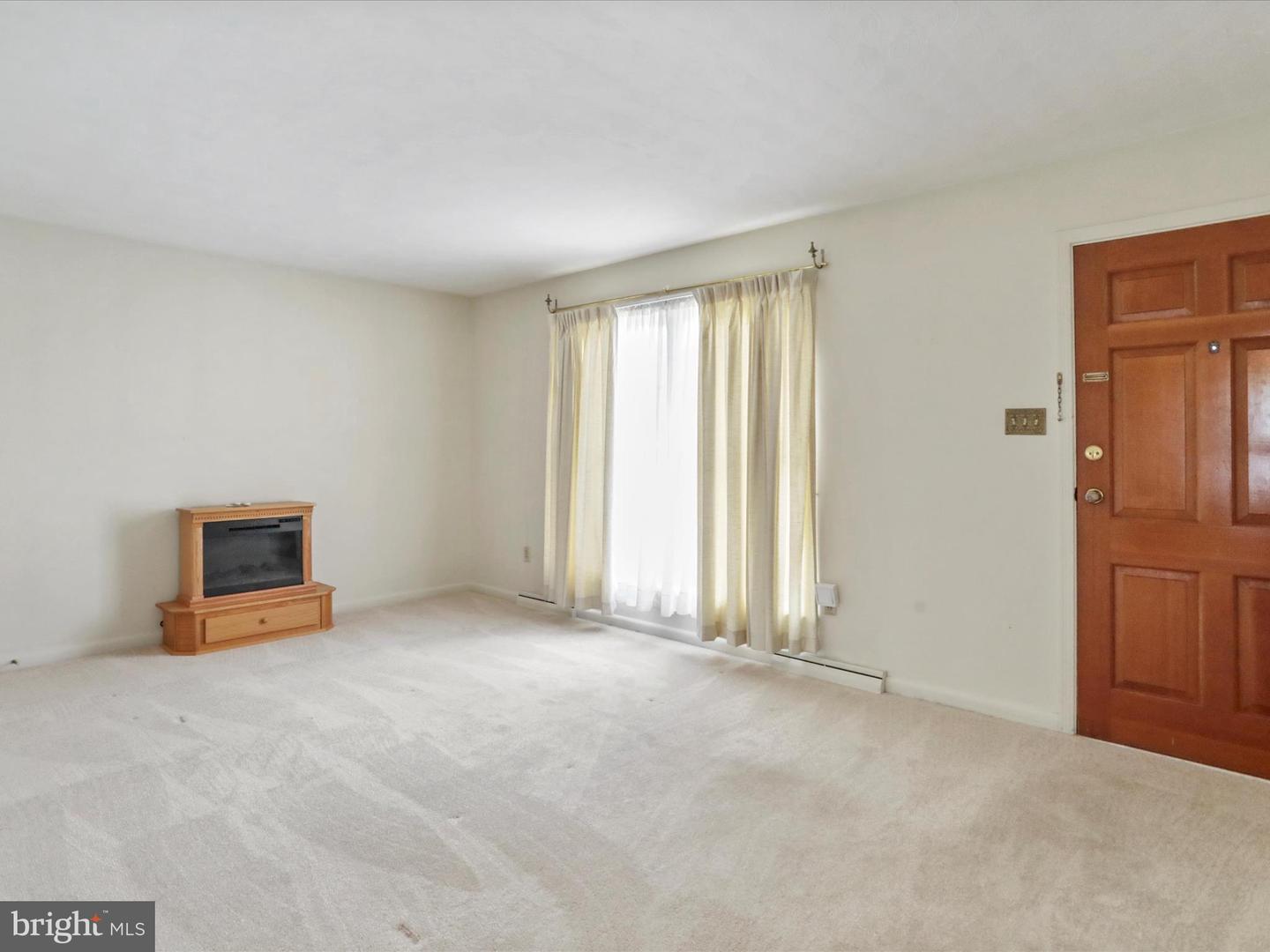 5996 VALLEY PIKE, STEPHENS CITY, Virginia 22655, 3 Bedrooms Bedrooms, ,1 BathroomBathrooms,Residential,For sale,5996 VALLEY PIKE,VAFV2035356 MLS # VAFV2035356