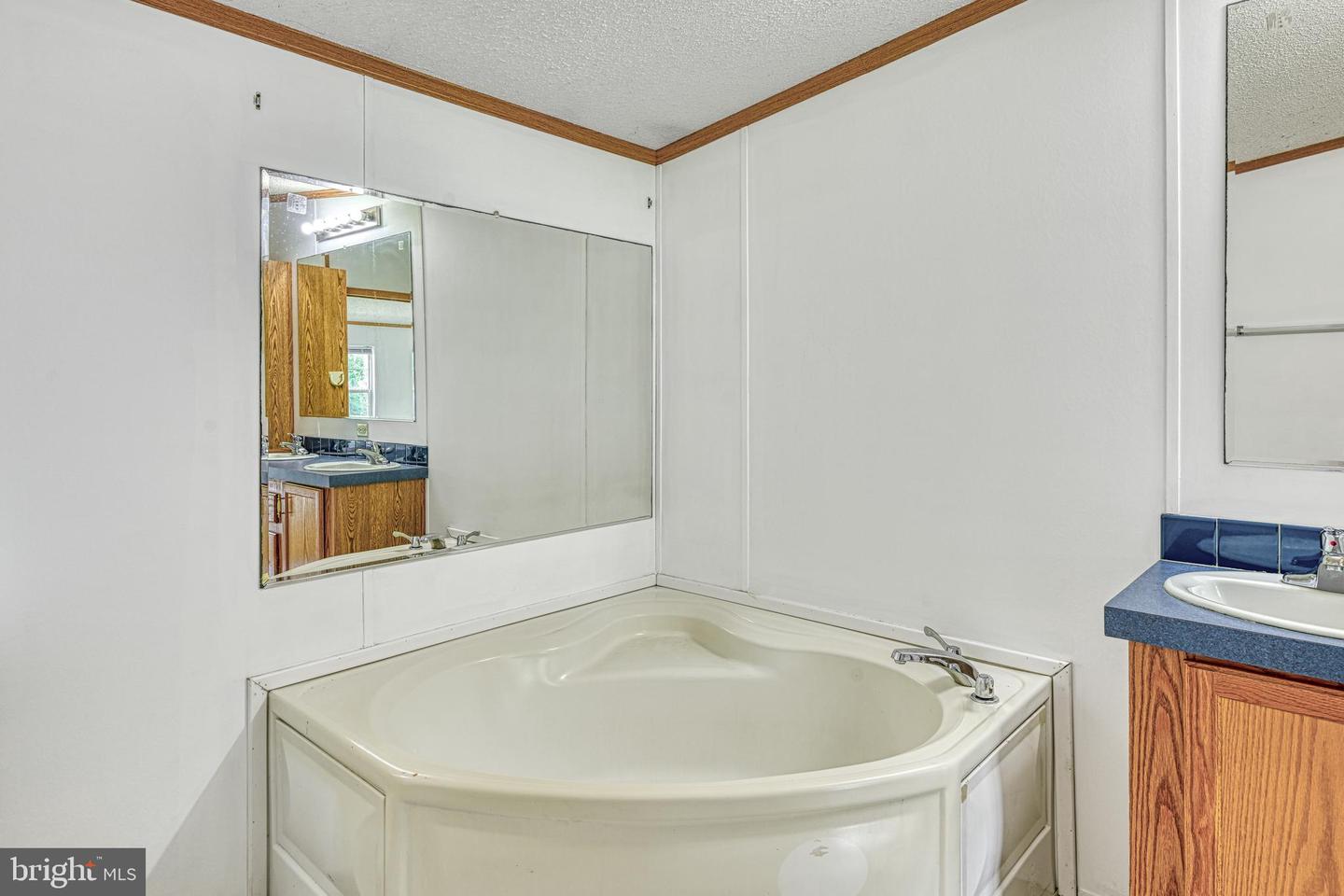 5290 W OLD MOUNTAIN RD, LOUISA, Virginia 23093, 3 Bedrooms Bedrooms, ,2 BathroomsBathrooms,Residential,For sale,5290 W OLD MOUNTAIN RD,VALA2008332 MLS # VALA2008332