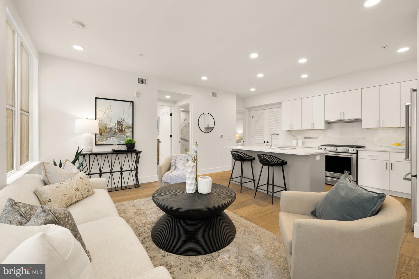 1245 N PIERCE ST #4, ARLINGTON, Virginia 22209, 2 Bedrooms Bedrooms, ,2 BathroomsBathrooms,Residential,For sale,1245 N PIERCE ST #4,VAAR2061582 MLS # VAAR2061582