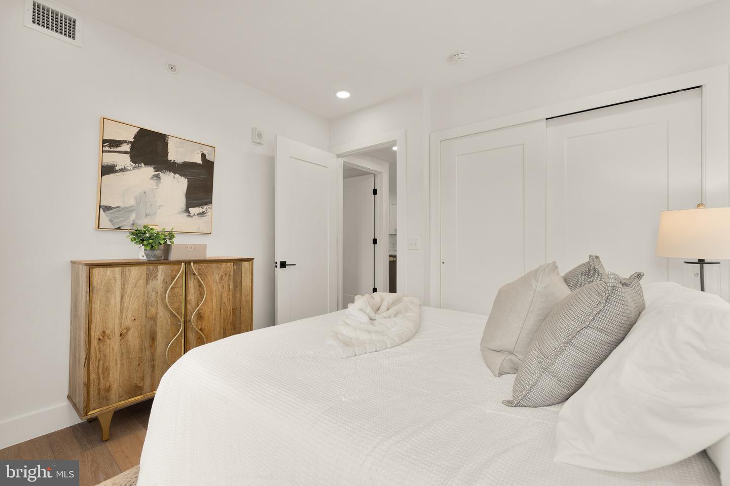 1245 N PIERCE ST #4, ARLINGTON, Virginia 22209, 2 Bedrooms Bedrooms, ,2 BathroomsBathrooms,Residential,For sale,1245 N PIERCE ST #4,VAAR2061582 MLS # VAAR2061582