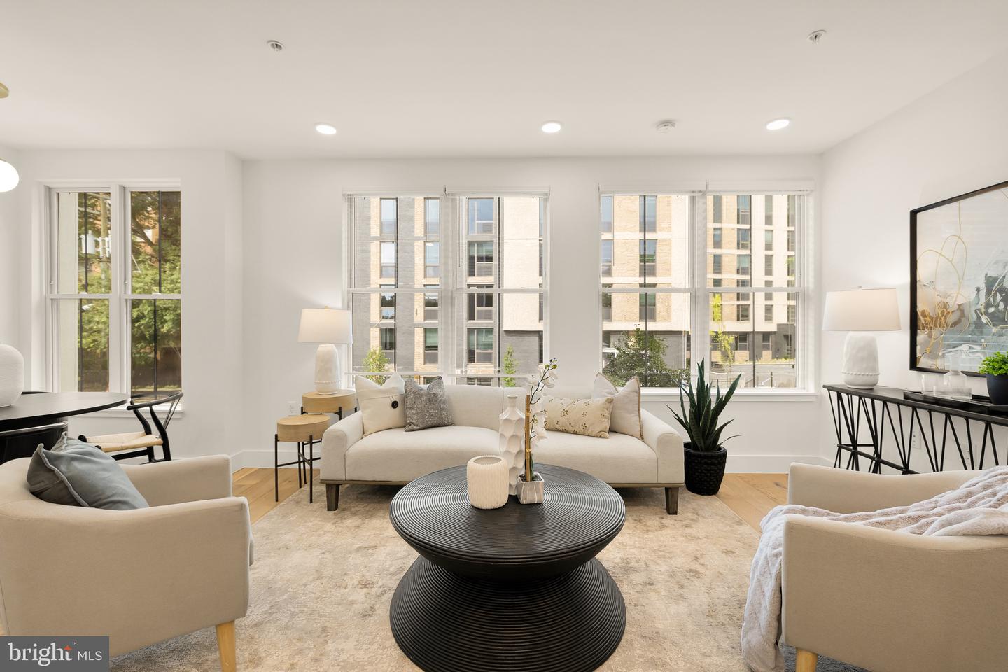 1245 N PIERCE ST #4, ARLINGTON, Virginia 22209, 2 Bedrooms Bedrooms, ,2 BathroomsBathrooms,Residential,For sale,1245 N PIERCE ST #4,VAAR2061582 MLS # VAAR2061582
