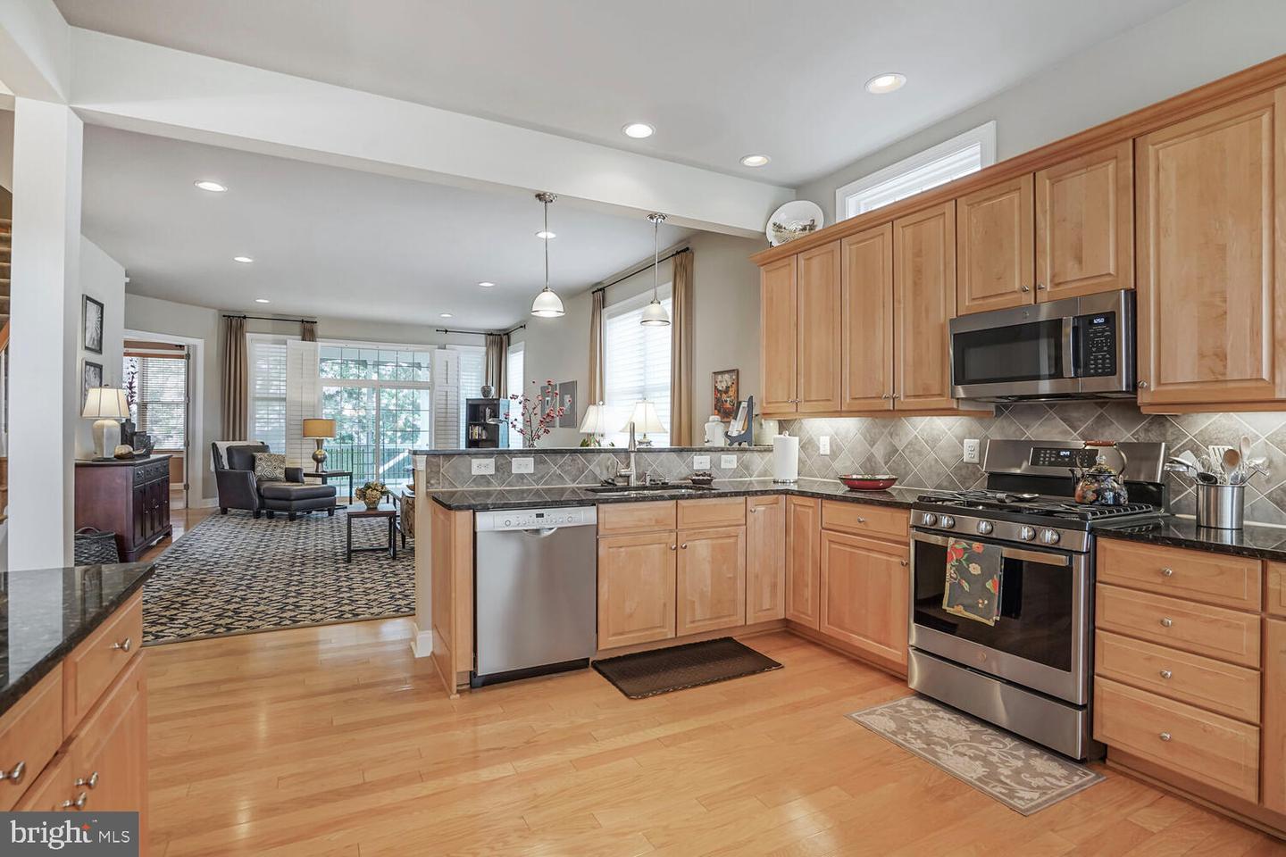 15282 FOG MOUNTAIN CIR, HAYMARKET, Virginia 20169, 3 Bedrooms Bedrooms, ,3 BathroomsBathrooms,Residential,For sale,15282 FOG MOUNTAIN CIR,VAPW2100568 MLS # VAPW2100568