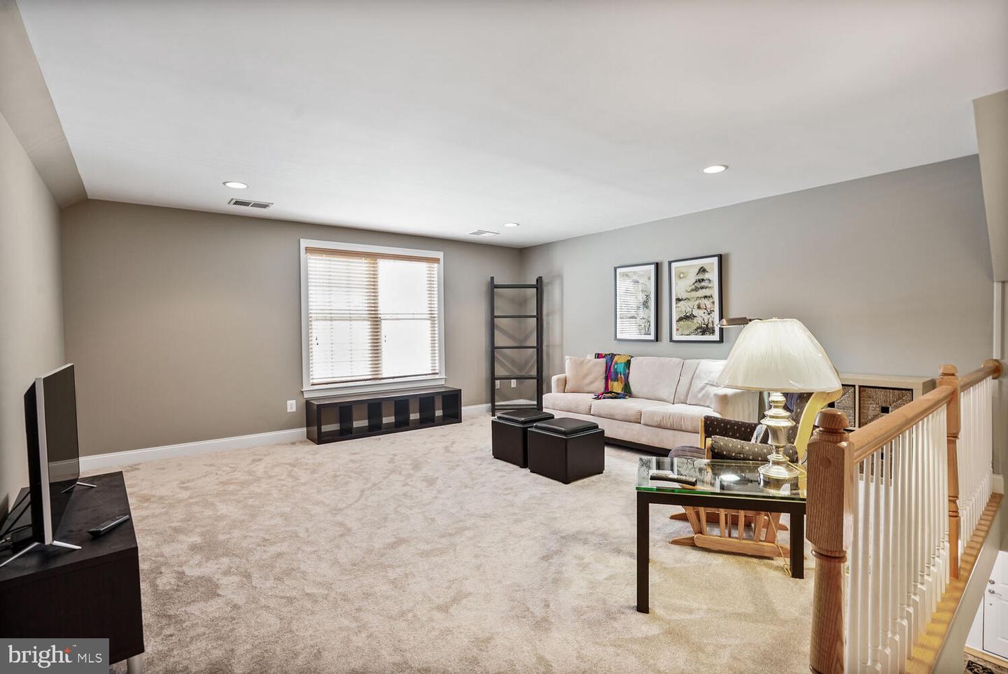 15282 FOG MOUNTAIN CIR, HAYMARKET, Virginia 20169, 3 Bedrooms Bedrooms, ,3 BathroomsBathrooms,Residential,For sale,15282 FOG MOUNTAIN CIR,VAPW2100568 MLS # VAPW2100568