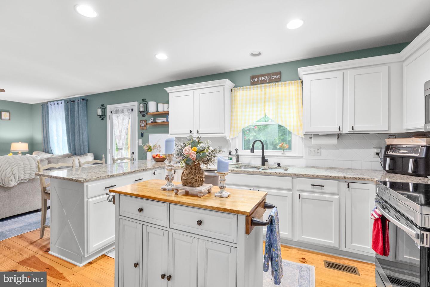 10106 BATTLEGROUND CT, SPOTSYLVANIA, Virginia 22553, 4 Bedrooms Bedrooms, ,2 BathroomsBathrooms,Residential,For sale,10106 BATTLEGROUND CT,VASP2035242 MLS # VASP2035242