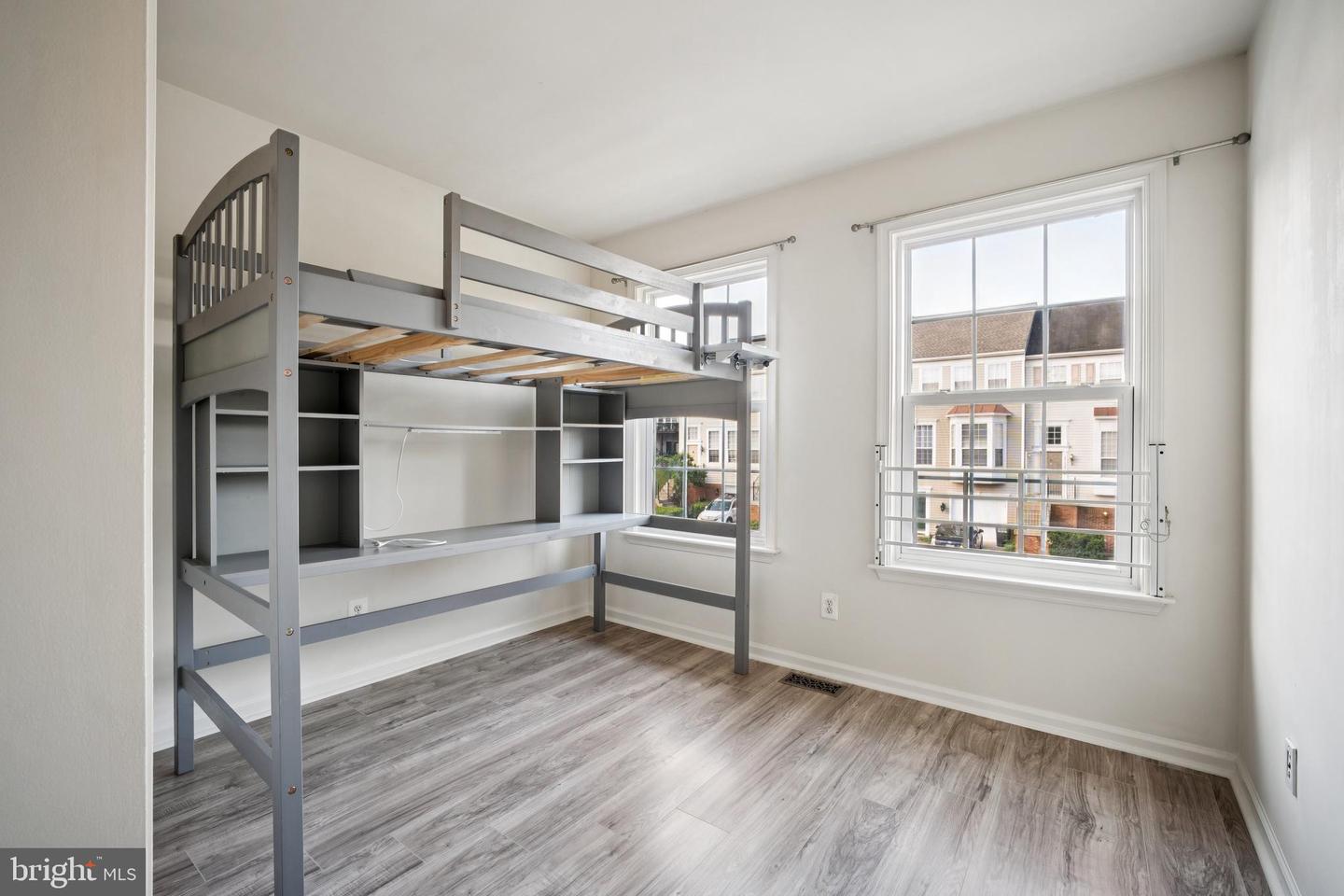 45624 WATERLOO SQ, STERLING, Virginia 20166, 4 Bedrooms Bedrooms, 14 Rooms Rooms,5 BathroomsBathrooms,Residential,For sale,45624 WATERLOO SQ,VALO2103960 MLS # VALO2103960