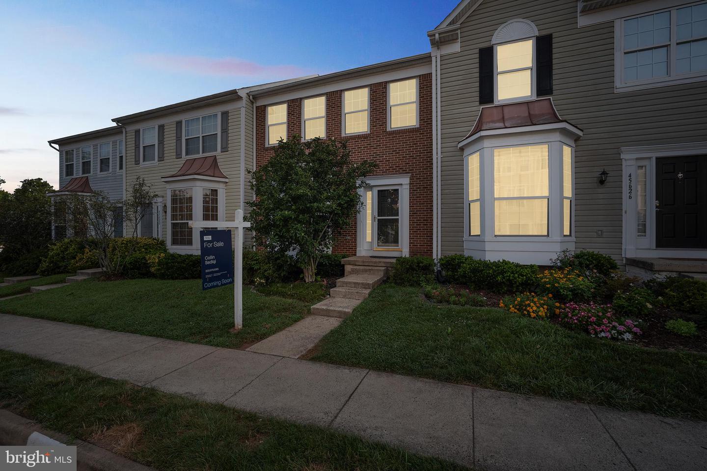45624 WATERLOO SQ, STERLING, Virginia 20166, 4 Bedrooms Bedrooms, 14 Rooms Rooms,5 BathroomsBathrooms,Residential,For sale,45624 WATERLOO SQ,VALO2103960 MLS # VALO2103960