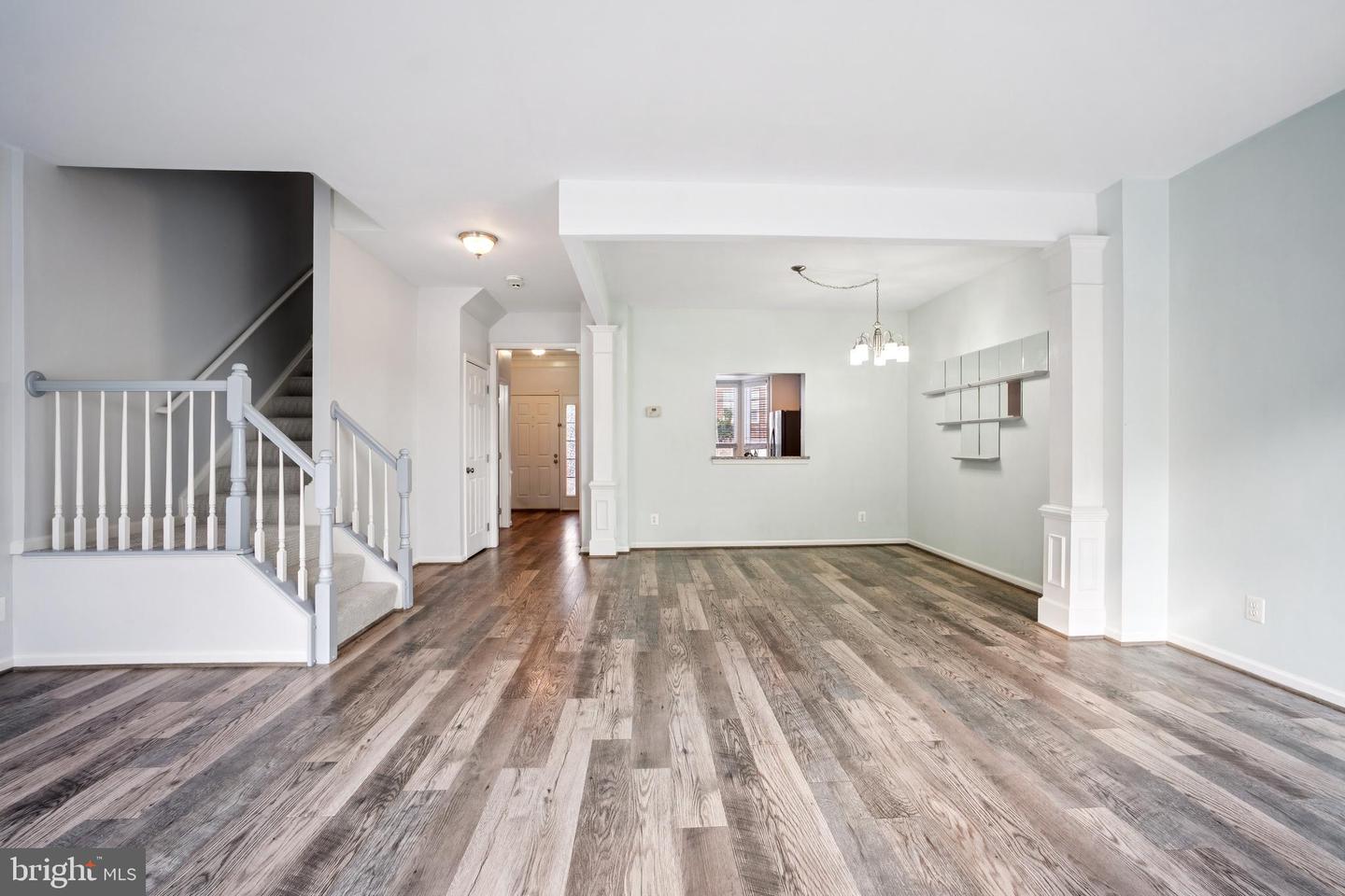 45624 WATERLOO SQ, STERLING, Virginia 20166, 4 Bedrooms Bedrooms, 14 Rooms Rooms,5 BathroomsBathrooms,Residential,For sale,45624 WATERLOO SQ,VALO2103960 MLS # VALO2103960