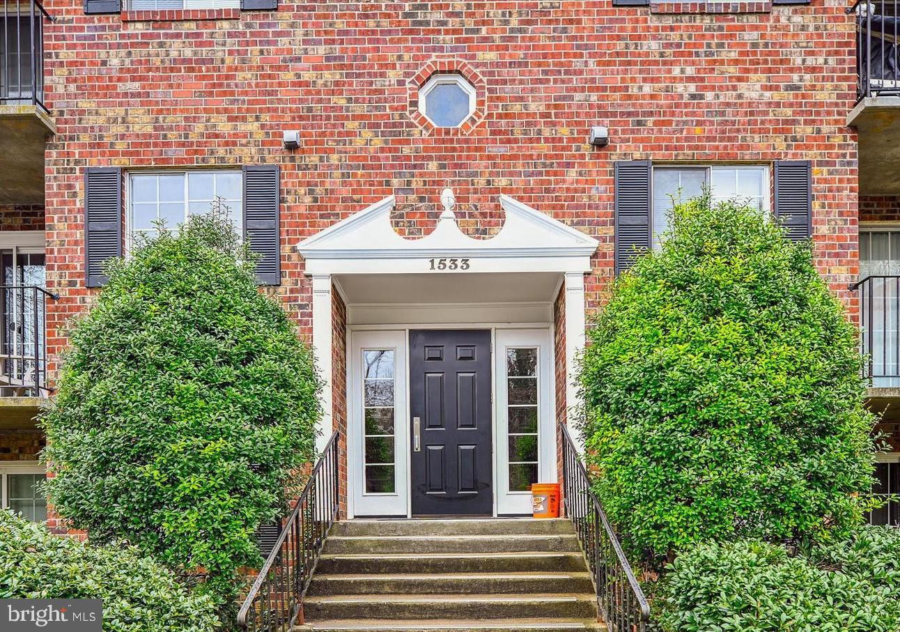 1533 COLONIAL DR #303, WOODBRIDGE, Virginia 22192, 2 Bedrooms Bedrooms, ,1 BathroomBathrooms,Residential,For sale,1533 COLONIAL DR #303,VAPW2100830 MLS # VAPW2100830