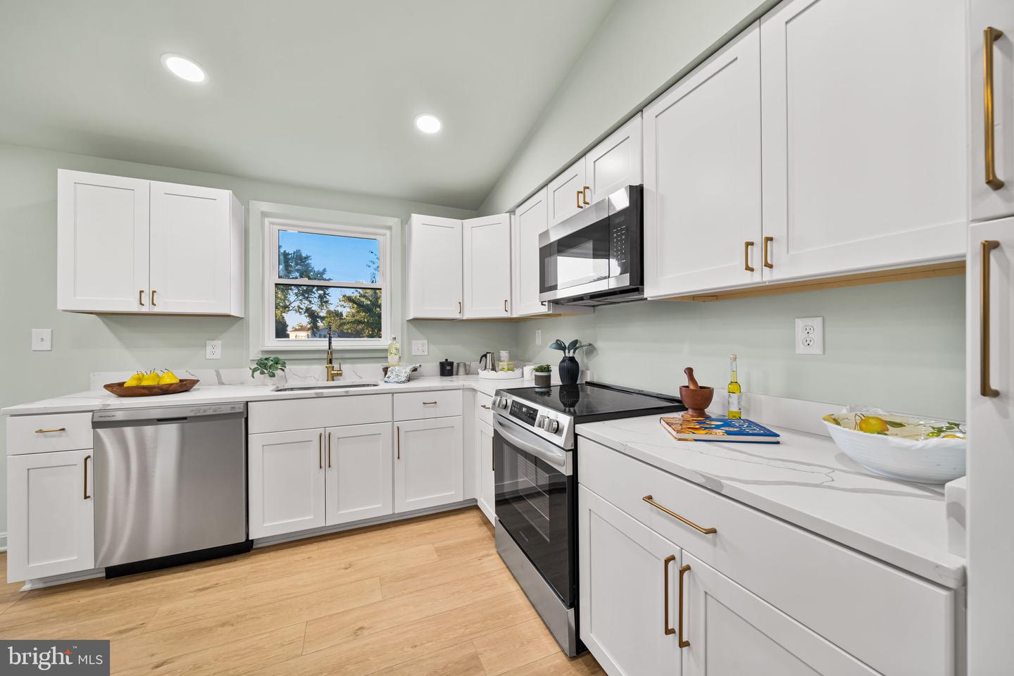 4426 CUB RUN RD, CHANTILLY, Virginia 20151, 3 Bedrooms Bedrooms, ,3 BathroomsBathrooms,Residential,For sale,4426 CUB RUN RD,VAFX2260090 MLS # VAFX2260090