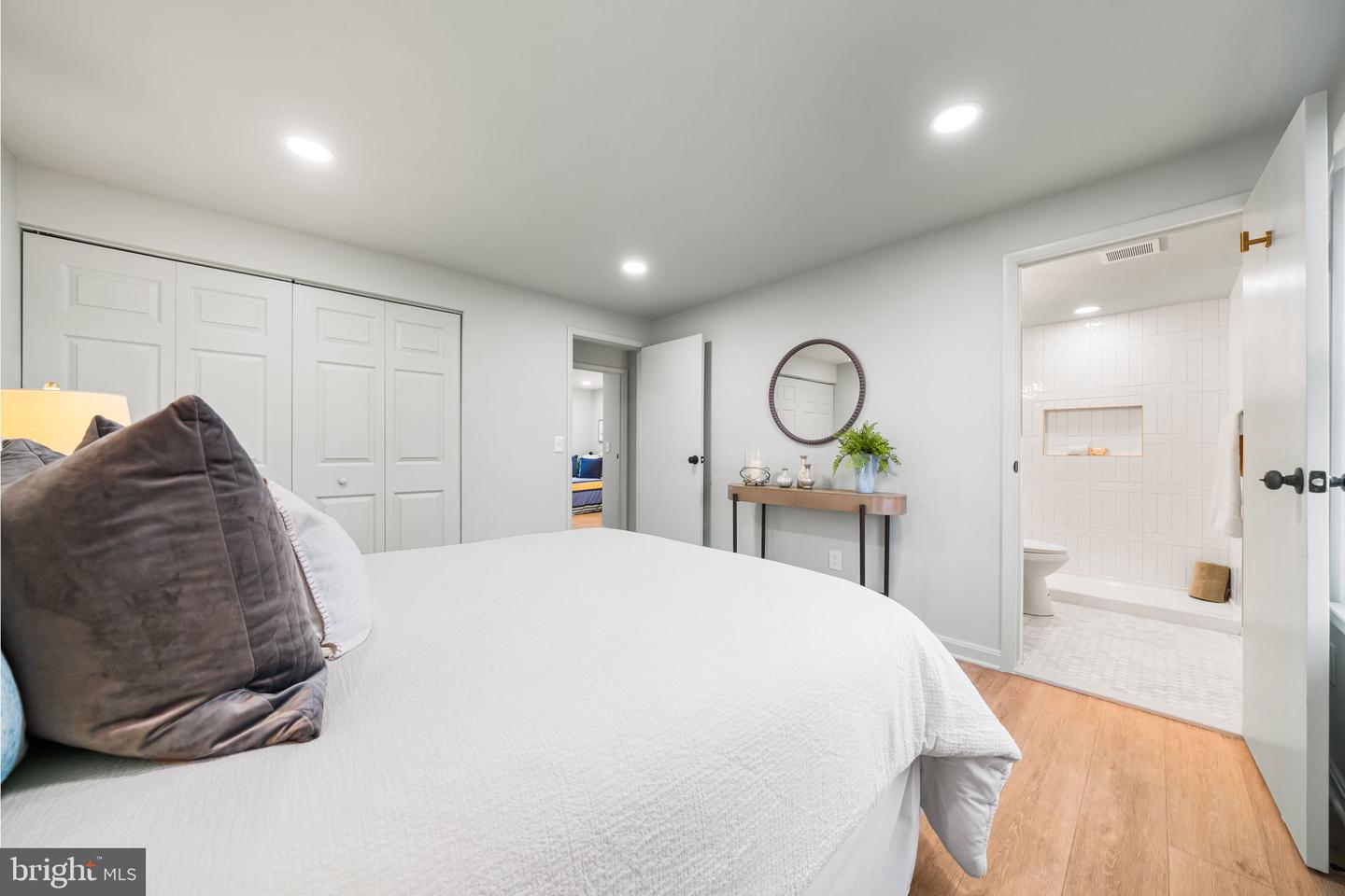 4426 CUB RUN RD, CHANTILLY, Virginia 20151, 3 Bedrooms Bedrooms, ,3 BathroomsBathrooms,Residential,For sale,4426 CUB RUN RD,VAFX2260090 MLS # VAFX2260090