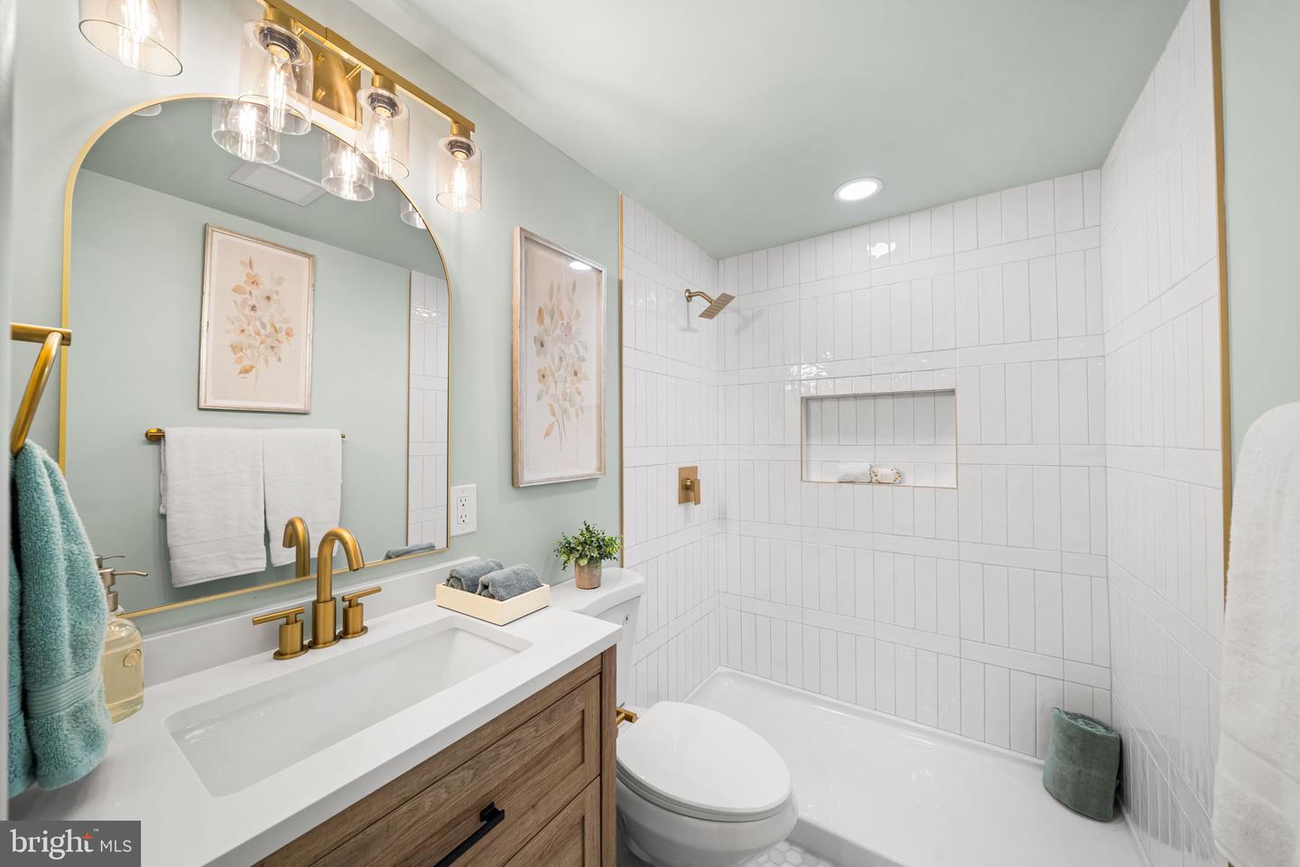 4426 CUB RUN RD, CHANTILLY, Virginia 20151, 3 Bedrooms Bedrooms, ,3 BathroomsBathrooms,Residential,For sale,4426 CUB RUN RD,VAFX2260090 MLS # VAFX2260090